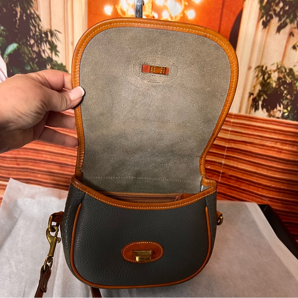 Rare Vintage Dooney & Bourke R51, all weather leather, pebbled, removable straps - Picture 14 of 17